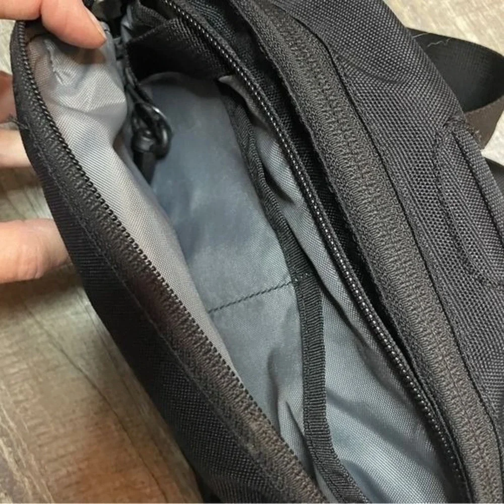 Marmot Black Canvas Sling Bag Crossbody Backpack Mesh Back Hiking Travel‎ Pack